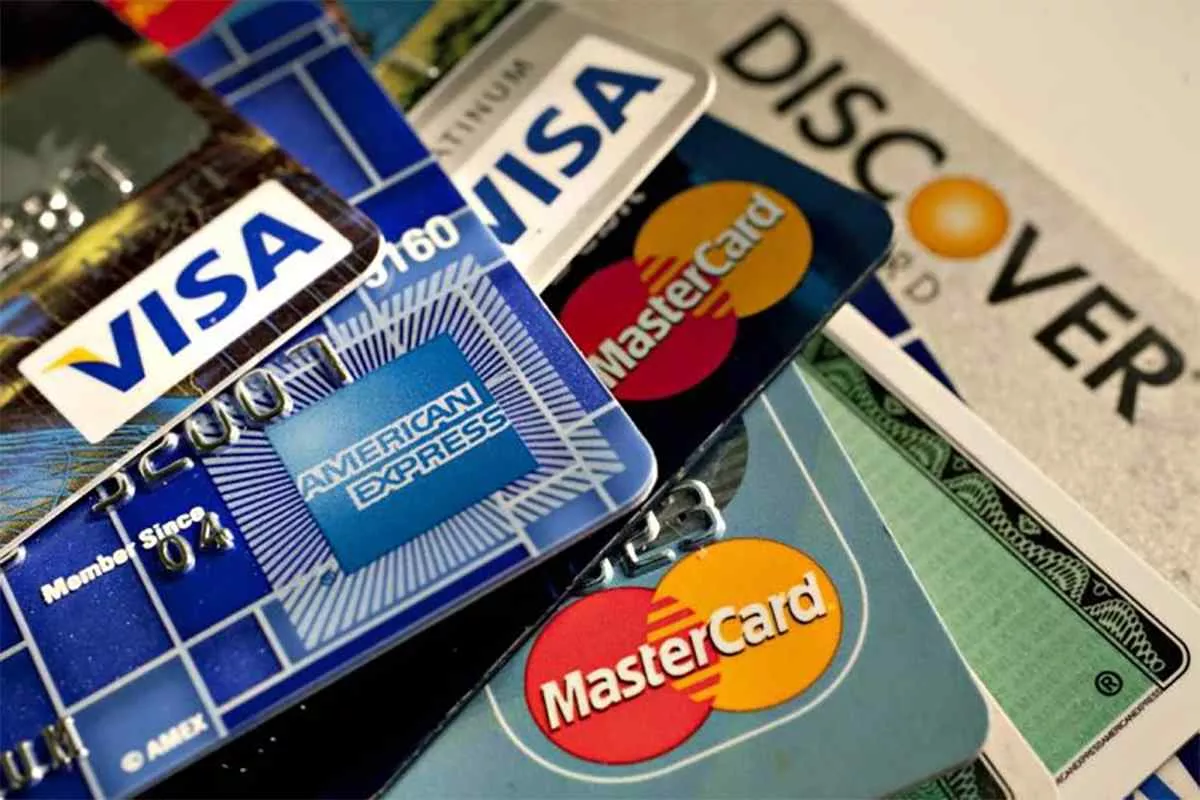 Thẻ tín dụng là gì? Những điều bạn cần biết khi sử dụng thẻ